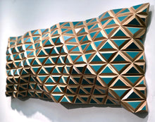 Load image into Gallery viewer, &#39;The Chameleon Effect&#39; | Hugo G. Urrutia | Sculpture
